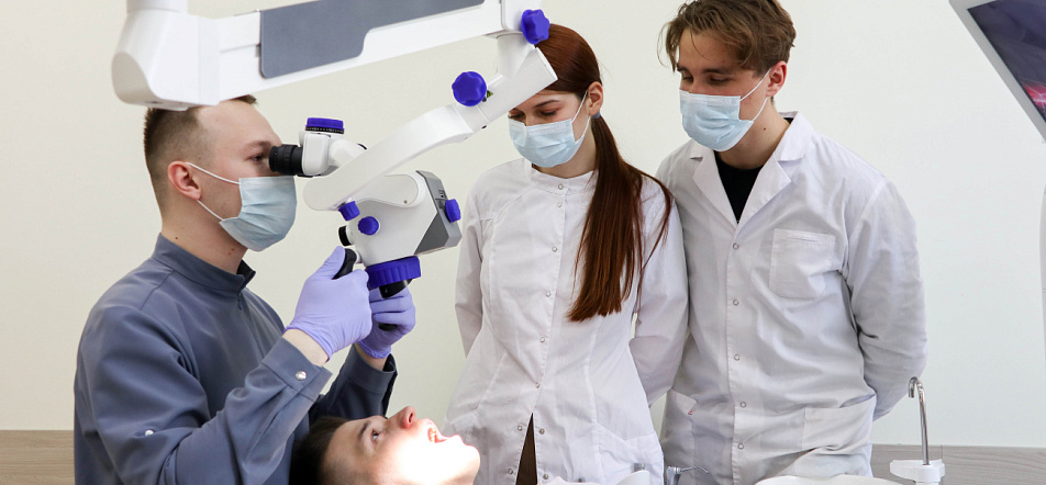 Новое оборудование стоматологического центра позволит СибГМУ расширить экспорт медицинского образования